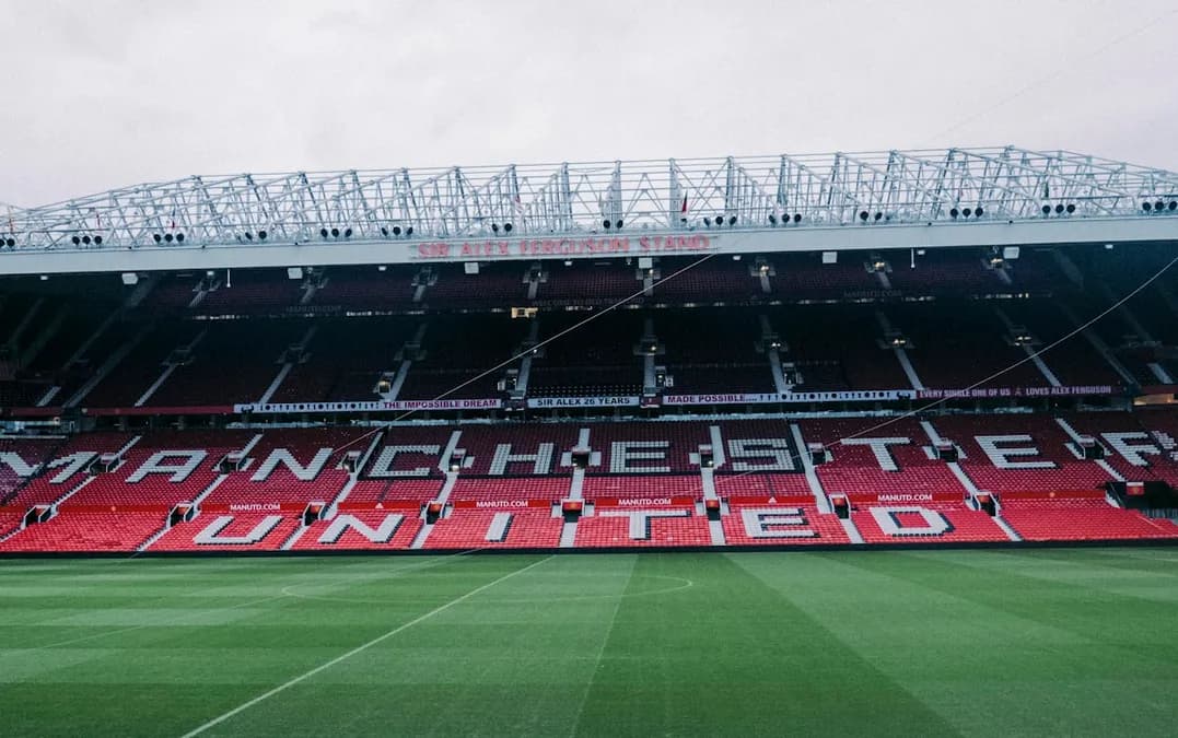 Documentaire Cantona : l’éclairage unique de Ferguson et Beckham sur la légende mancunienne
