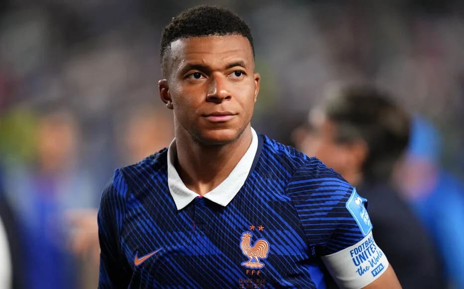 Mbappé écarte la comparaison avec Messi