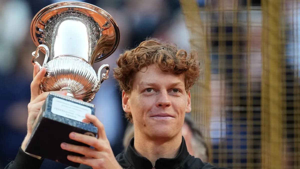 Jannik Sinner et la pression du numéro 1 mondial avant Roland-Garros : une victoire inévitable ?