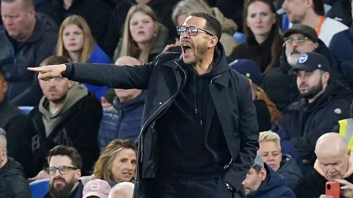 Chelsea sous le feu des critiques de Rosenior après une performance inacceptable à Brighton