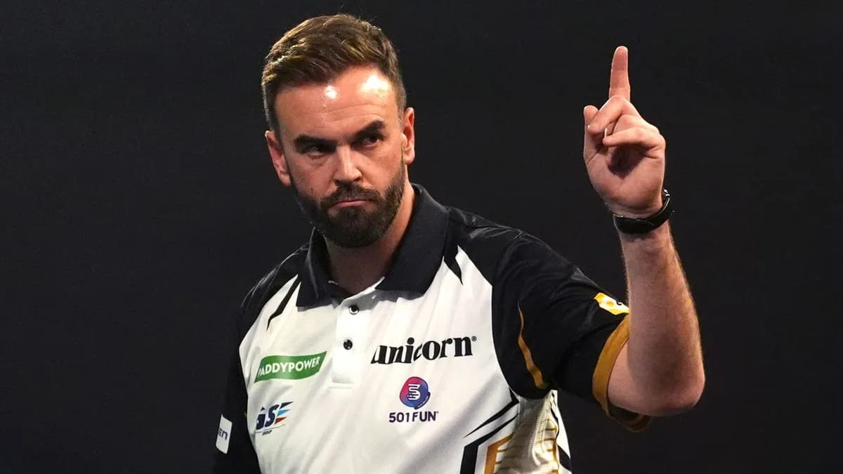 International Darts Open: Wade beats Nijman
