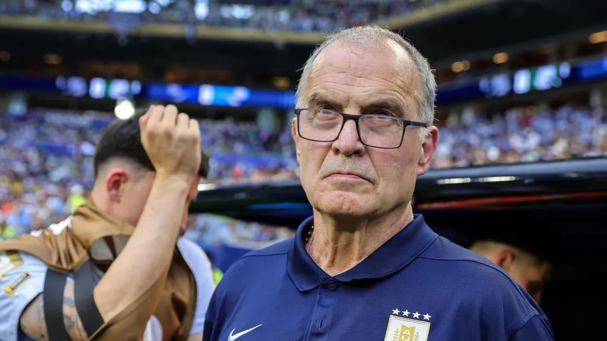 Marcelo Bielsa critique les pauses de hidratación