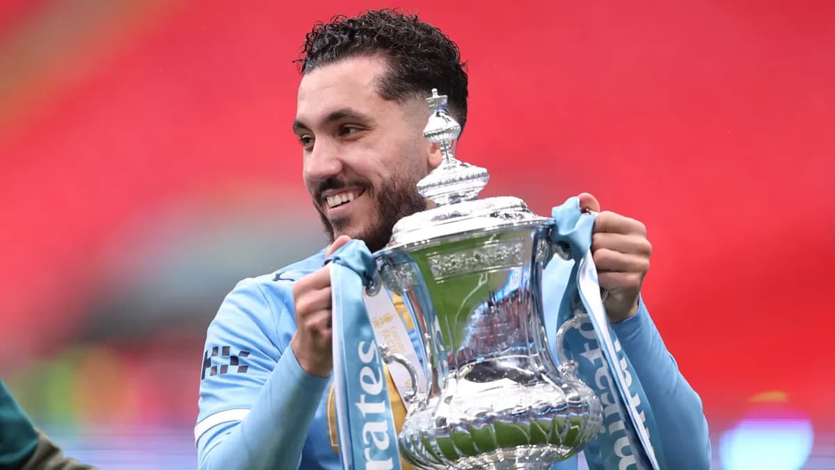 Rayan Cherki brille en FA Cup avec Manchester City et immortalise un selfie avec le Prince William