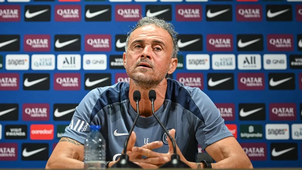 Décryptage : la remise du trophée de champion de France au PSG avant le match contre Paris FC