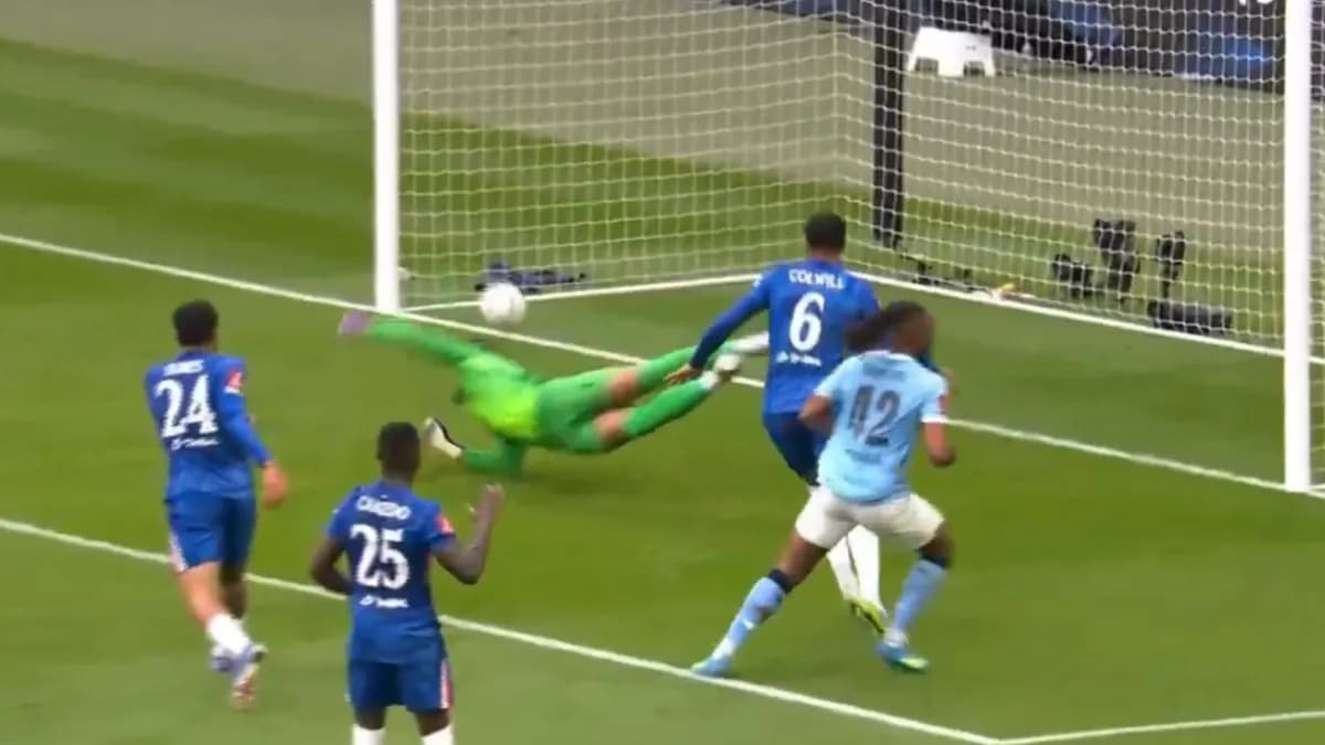 Antoine Semenyo : l’incroyable taconazo décisif en finale pour Manchester City