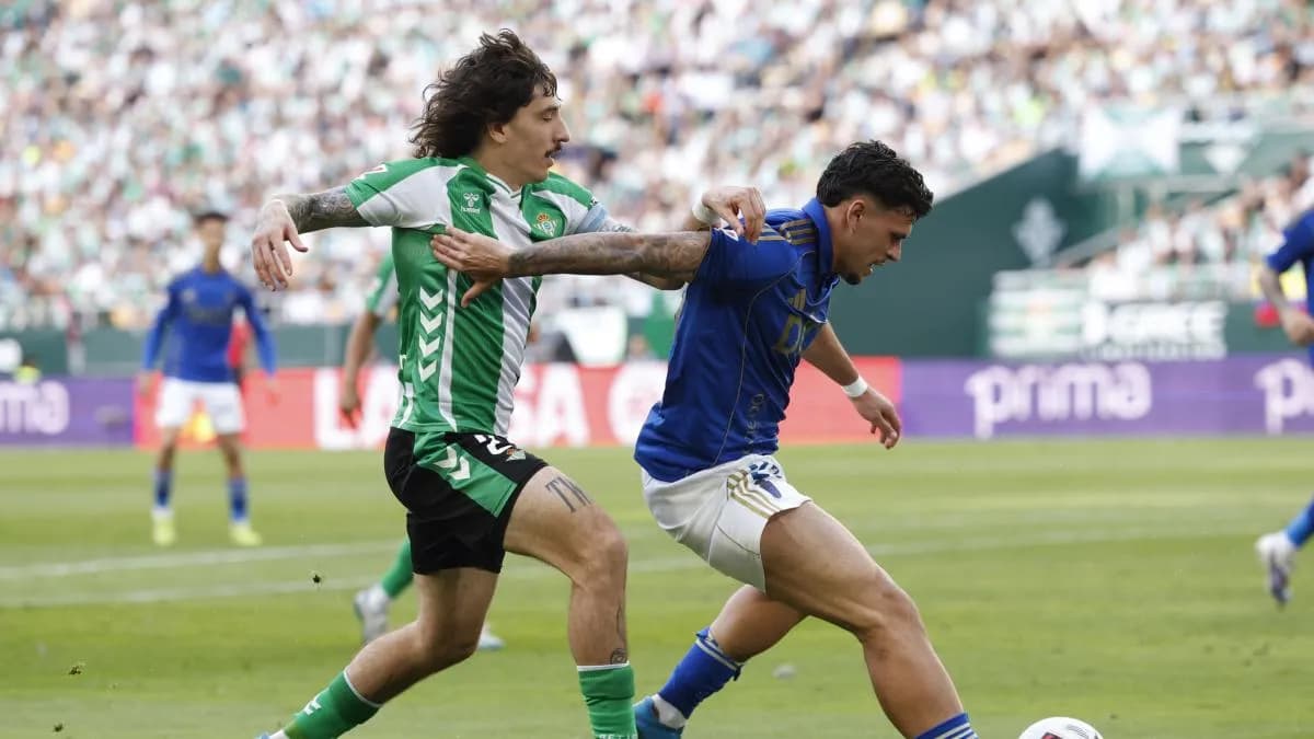 Thiago (Real Oviedo) : polémique VAR sur une faute non sifflée face au Real Betis en 2026