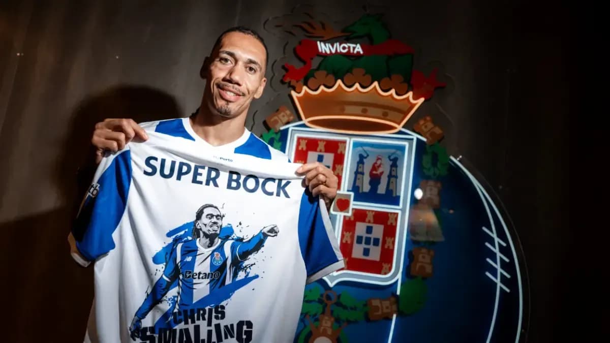 Porto officialise l'arrivée gratuite de Chris Smalling, ancien défenseur d'Al-Fayha